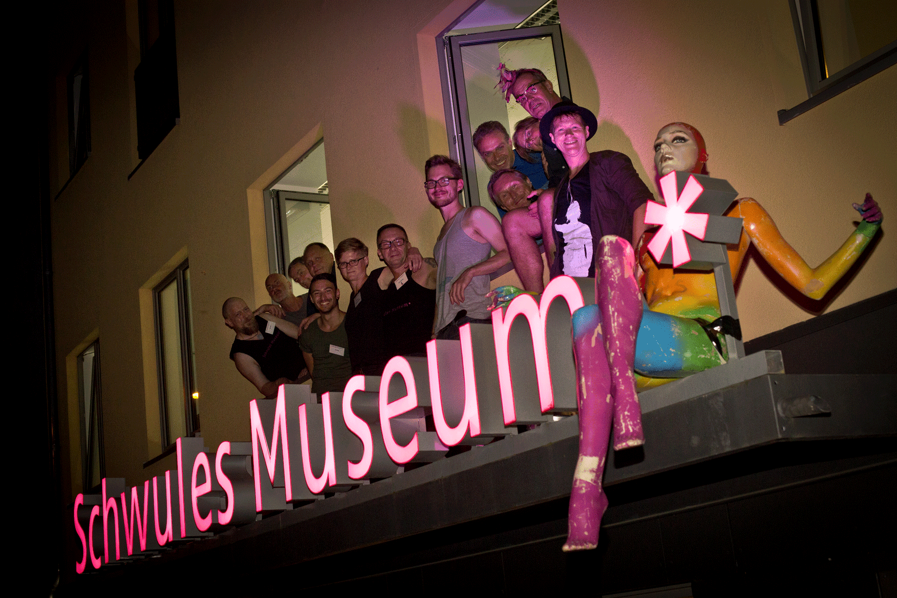 Außenansicht, Schwules Museum bei Nacht